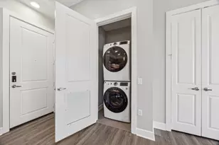 9757 Katy Freeway, Houston, TX 77024 - Photo 9