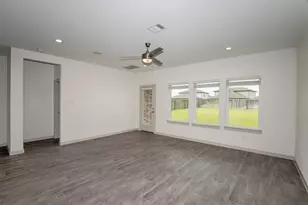 10610 Great Basin Dr, Rosharon, TX 77583 - Photo 13