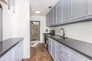 1942 Indiana St, Houston, TX 77019 - Photo 25