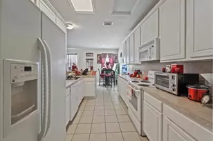 13134 Peppergate Ln, Houston, TX 77044 - Photo 11