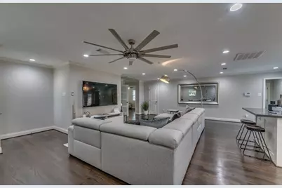 331 W 30th Street, Houston, TX 77018 - Photo 3