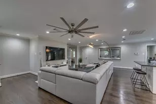 331 W 30th St, Houston, TX 77018 - Photo 3