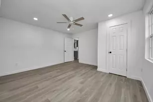 1206 37th St, Galveston, TX 77550 - Photo 29