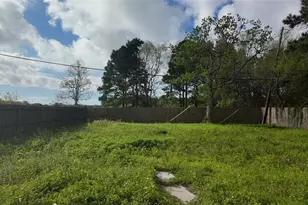 917 Temple Dr, Hitchcock, TX 77563 - Photo 31