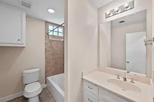 2710 Hullsmith Dr, Houston, TX 77063 - Photo 15