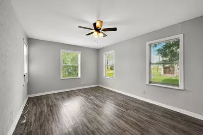 1107 3rd Avenue N, Texas City, TX 77590 - Photo 9