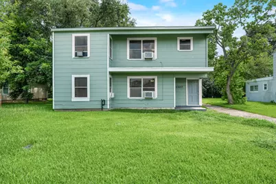 1107 3rd Avenue N, Texas City, TX 77590 - Photo 1
