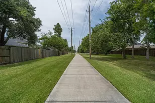 315 Blossomwood Dr, League City, TX 77573 - Photo 35