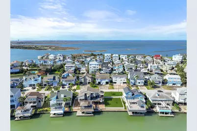 3408 Jolly Roger Circle, Galveston, TX 77554 - Photo 3