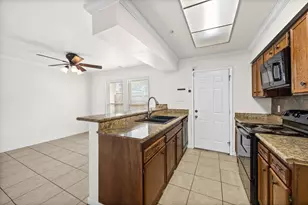 7835 Bateman Ln, Houston, TX 77088 - Photo 7