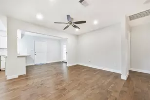 10202 Elmhurst St, Houston, TX 77075 - Photo 15