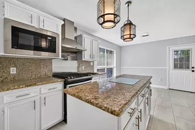 638 Meadow Knoll Drive, Stafford, TX 77477 - Photo 17