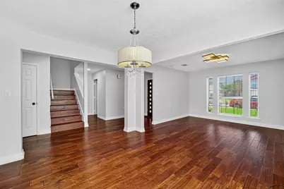 638 Meadow Knoll Drive, Stafford, TX 77477 - Photo 7