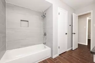 1802 Elmwood Ct, Sugar Land, TX 77498 - Photo 11