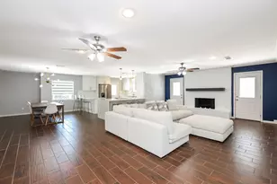 1802 Elmwood Ct, Sugar Land, TX 77498 - Photo 3