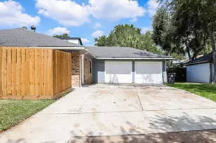 1802 Elmwood Ct, Sugar Land, TX 77498 - Photo 19