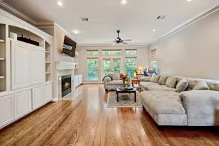 1013 Crocker St, Houston, TX 77019 - Photo 1