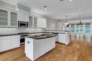 1013 Crocker St, Houston, TX 77019 - Photo 3