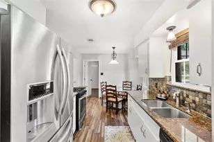 326 Broad Ripple Dr, Houston, TX 77336 - Photo 9
