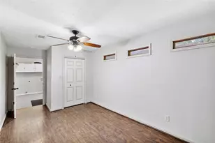 326 Broad Ripple Dr, Houston, TX 77336 - Photo 17