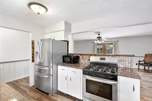 326 Broad Ripple Dr, Houston, TX 77336 - Photo 7