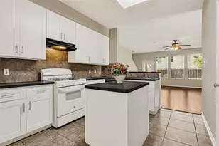 22523 Spring Crossing Dr, Spring, TX 77373 - Photo 11