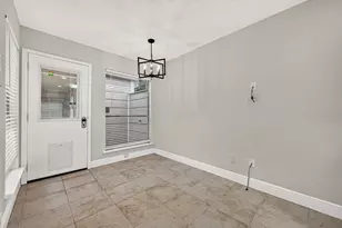 8142 Misty Ridge Ln, Houston, TX 77071 - Photo 9