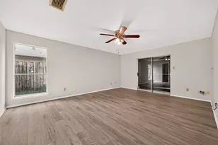 8142 Misty Ridge Ln, Houston, TX 77071 - Photo 17