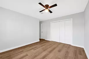 5213 Shirley St, Baytown, TX 77521 - Photo 5