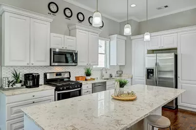 917 W 17th Street #A, Houston, TX 77008 - Photo 7