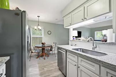 2017 Victoria Court, League City, TX 77573 - Photo 9