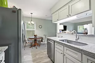 2017 Victoria Ct, League City, TX 77573 - Photo 9