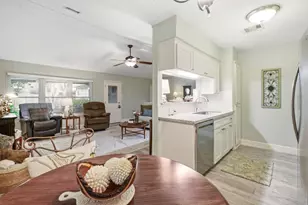 2017 Victoria Ct, League City, TX 77573 - Photo 7