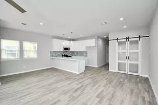 5941 Southlea St, Houston, TX 77033 - Photo 19