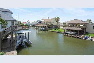 207 Easterly Drive, Tiki Island, TX 77554 - Photo 31