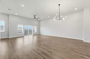 1942 Purswell Rd, Houston, TX 77055 - Photo 11