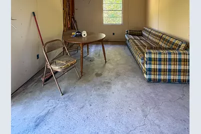 142 W Hickory Cove, Onalaska, TX 77360 - Photo 3