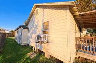 2915 Creston Dr, Houston, TX 77026 - Photo 11