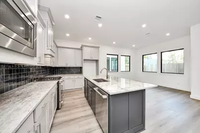 1422 Caywood Lane #B, Houston, TX 77055 - Photo 9