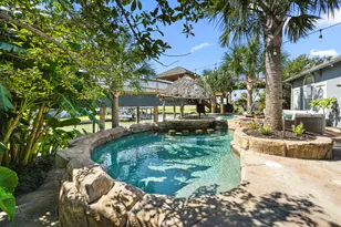 323 Tiki Dr, Tiki Island, TX 77554 - Photo 23