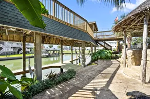 323 Tiki Dr, Tiki Island, TX 77554 - Photo 25