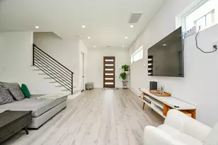 7603 Jacquelyn Gdns Ln, Houston, TX 77055 - Photo 9