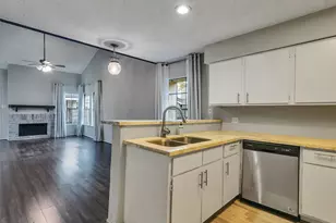 6191 Ludington Dr, Houston, TX 77035 - Photo 13