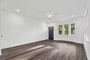 227 S Broadway St, La Porte, TX 77571 - Photo 5