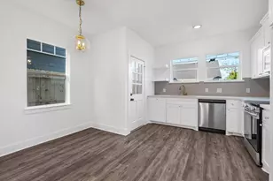 227 S Broadway St, La Porte, TX 77571 - Photo 5