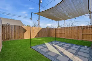 227 S Broadway St, La Porte, TX 77571 - Photo 1