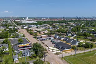 227 S Broadway St, La Porte, TX 77571 - Photo 5