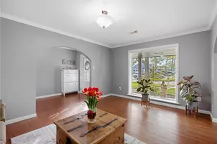 918 Hollow Tree St, La Porte, TX 77571 - Photo 7