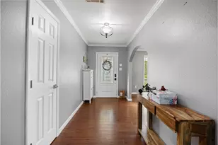 918 Hollow Tree St, La Porte, TX 77571 - Photo 5