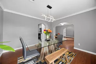 918 Hollow Tree St, La Porte, TX 77571 - Photo 9